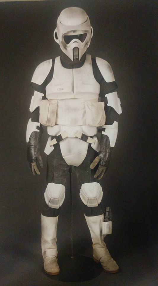 Scout_costumes_book