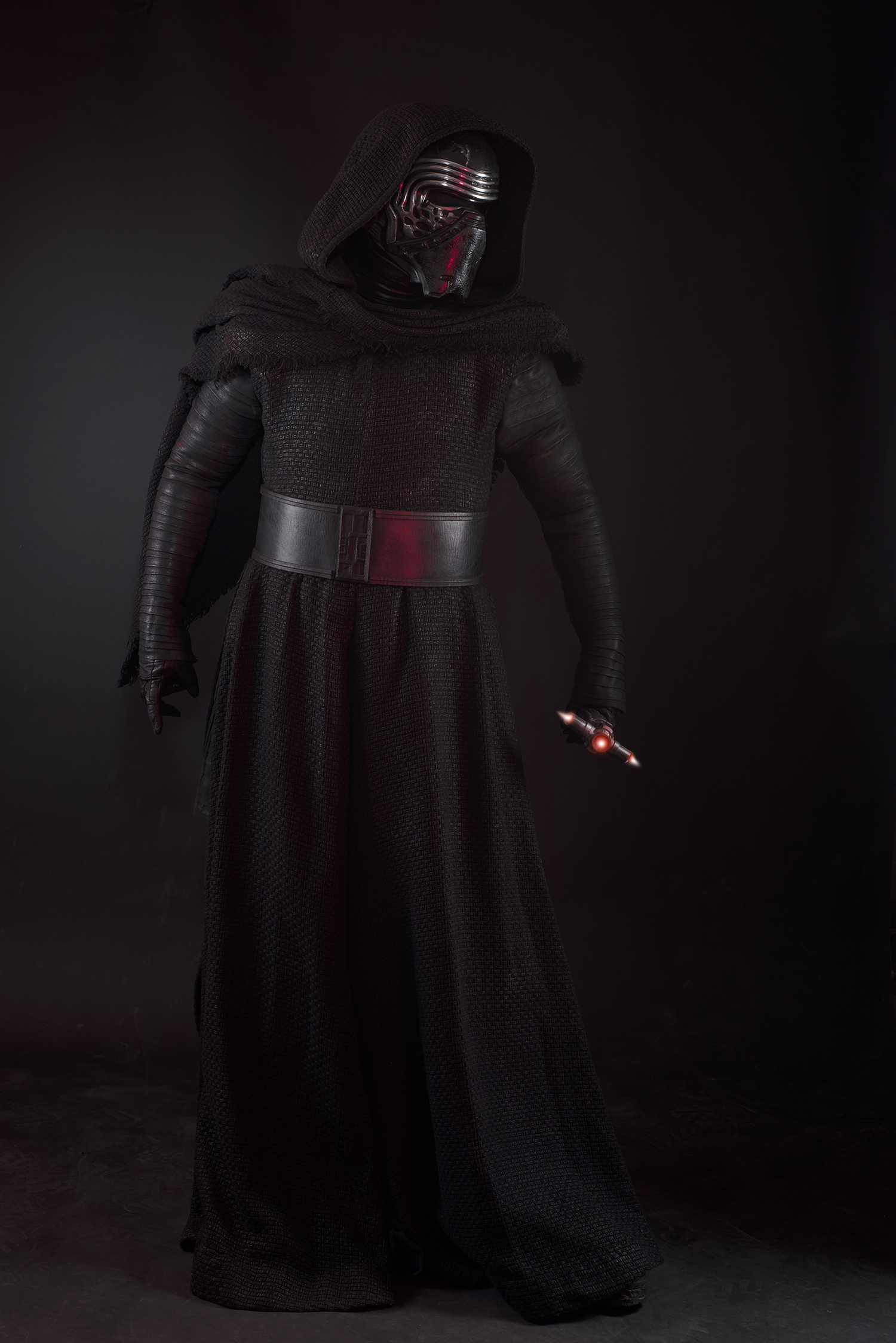KyloRen_TFA_Angle_2