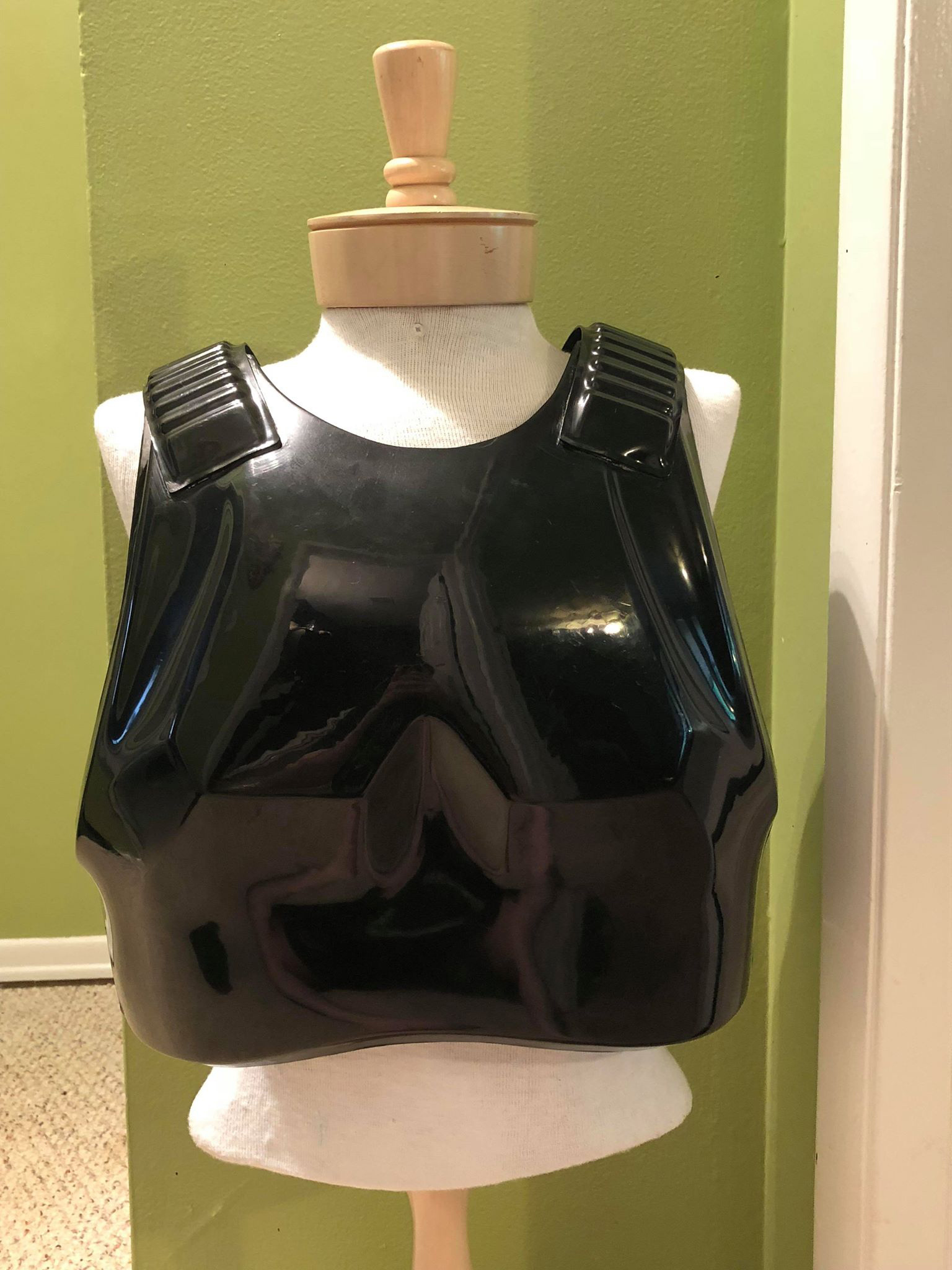 V5-chest-front